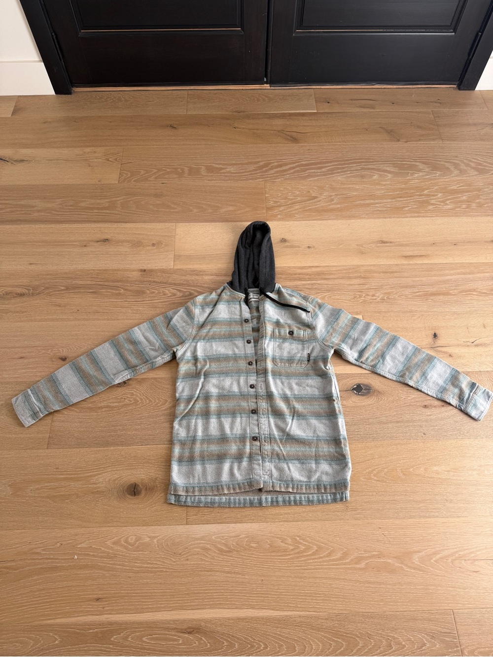 Men’s Billabong Striped Hooded Button-Up Shirt Jacket in Light Gray and Teal L